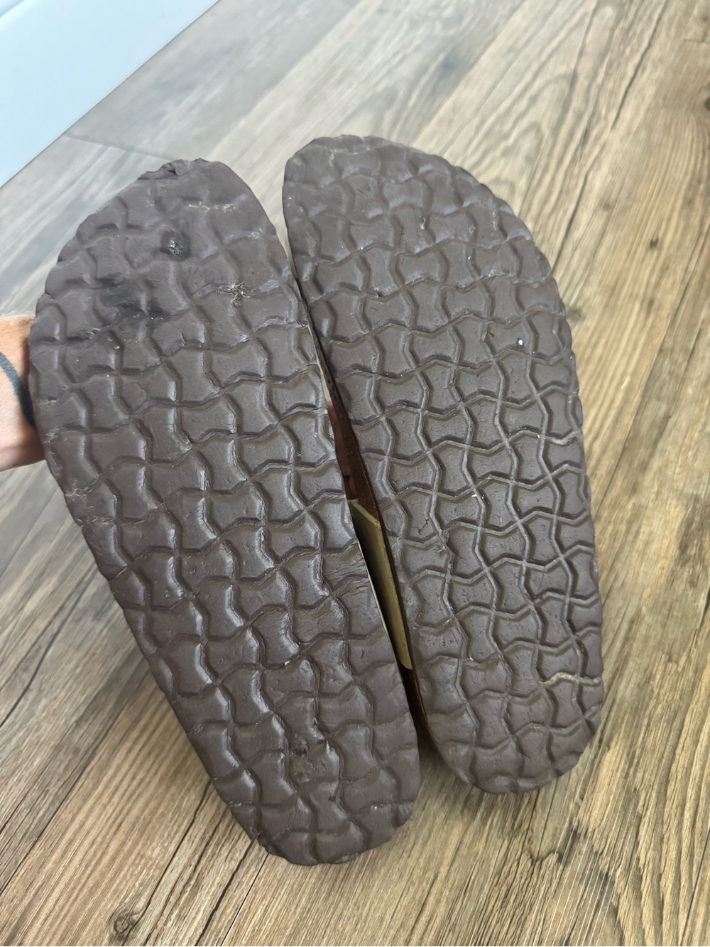 CUSHIONAIRE Women's Libby Cork footbed Sandal with +Comfort - Stone Size 9 - Picture 9 of 9